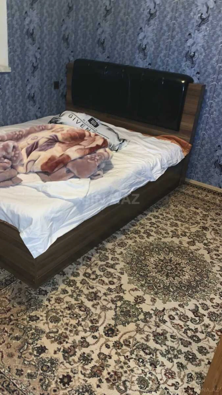 Satılır 10 otaqlı həyət evi 200 m²