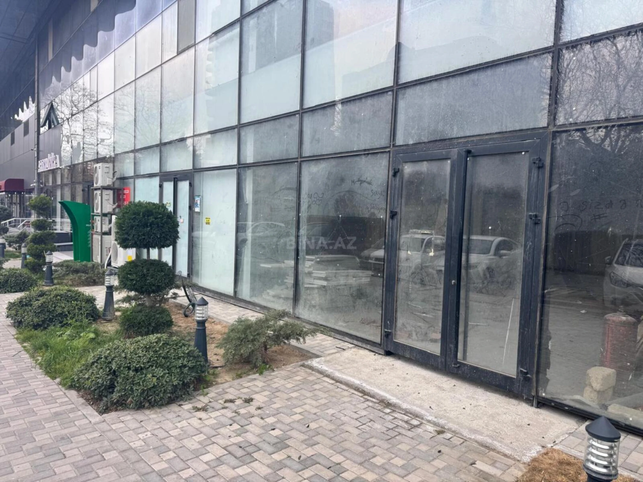 Satılır obyekt 138 m²