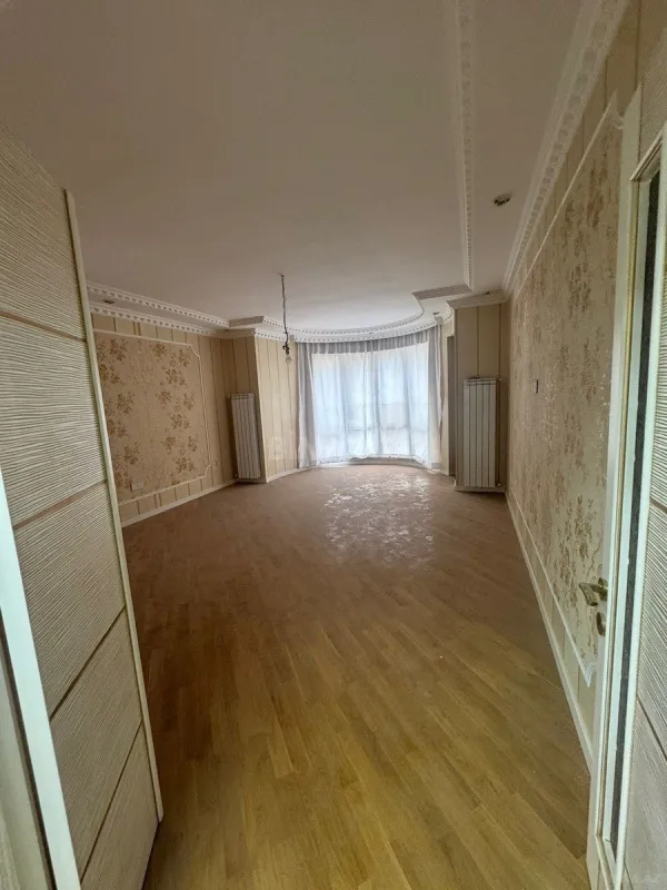 Satılır 2 otaqlı mənzil 68 m²