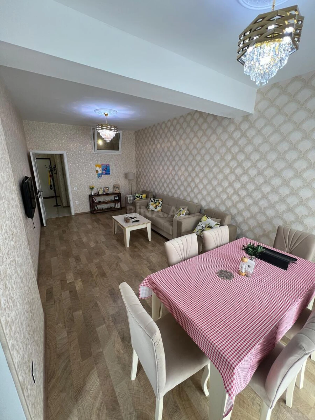 Kirayə verilir 2 otaqlı mənzil 70 m²