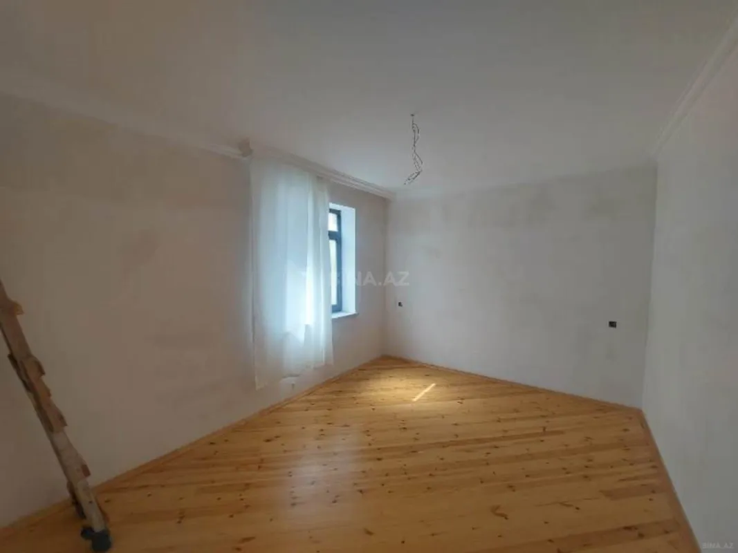 Satılır 6 otaqlı həyət evi 300 m²