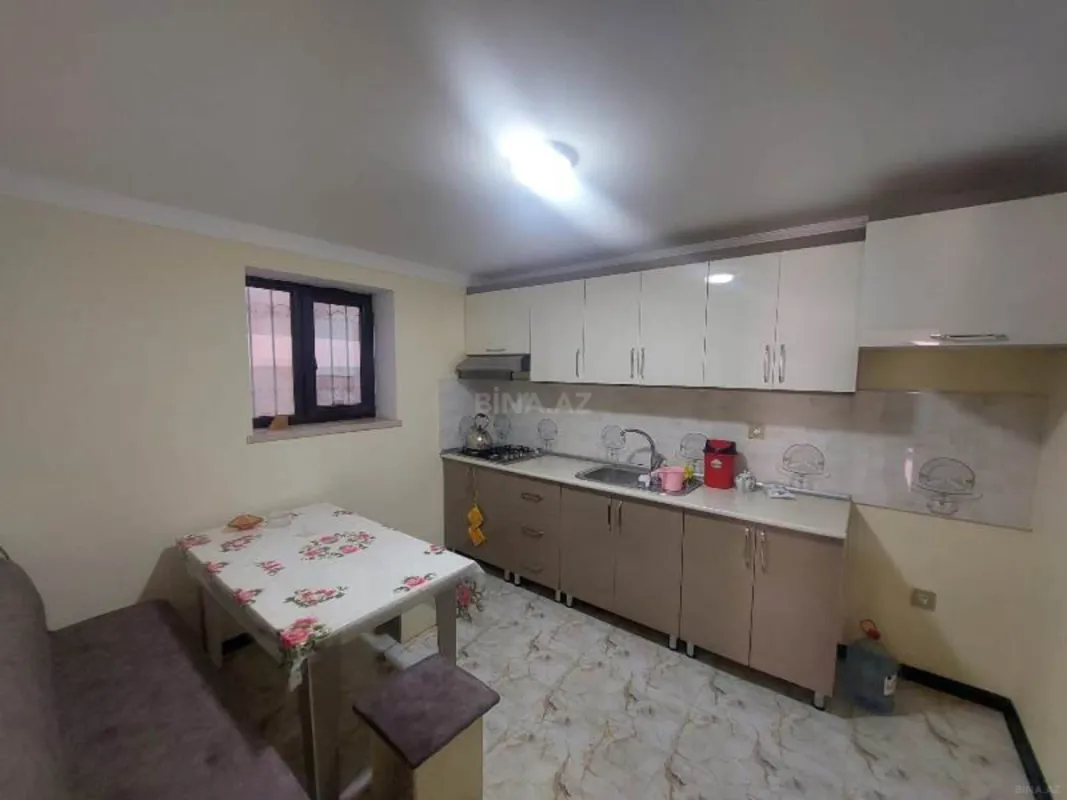 Satılır 6 otaqlı həyət evi 300 m²