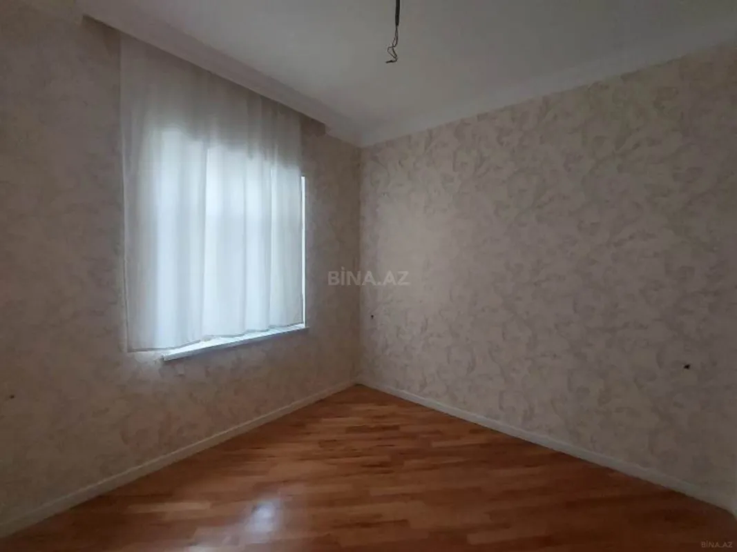 Satılır 6 otaqlı həyət evi 300 m²