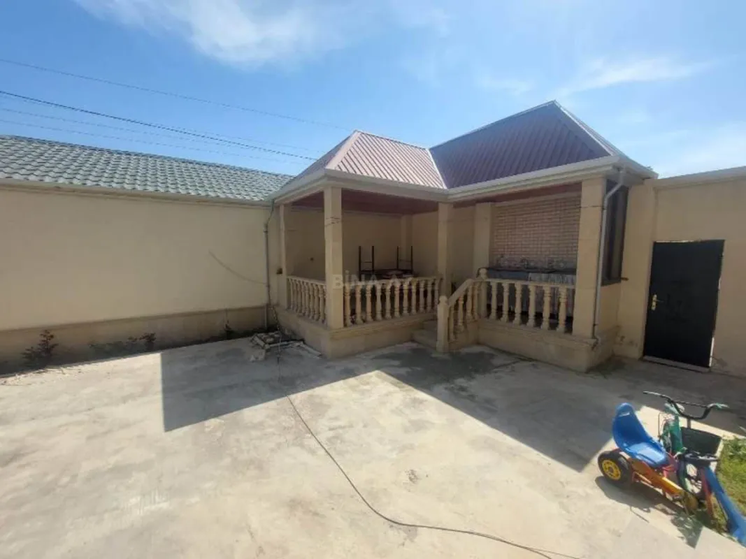 Satılır 6 otaqlı həyət evi 300 m²