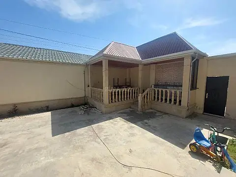 Satılır 6 otaqlı həyət evi 300 m²
