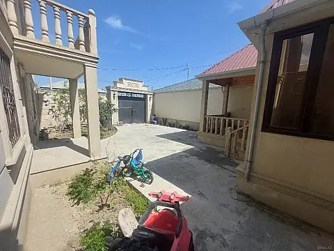 Satılır 6 otaqlı həyət evi 300 m²