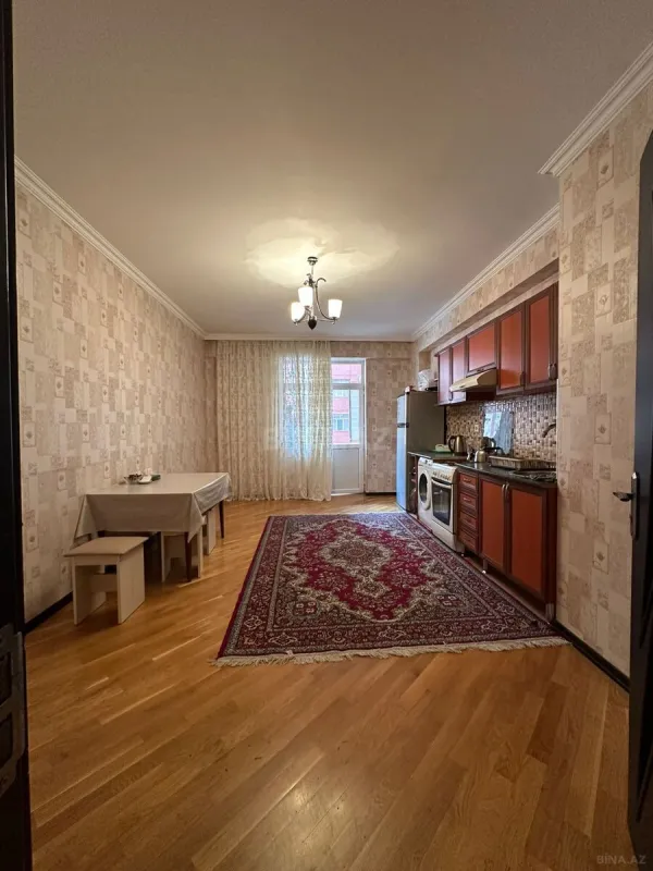 Satılır 3 otaqlı mənzil 125 m²