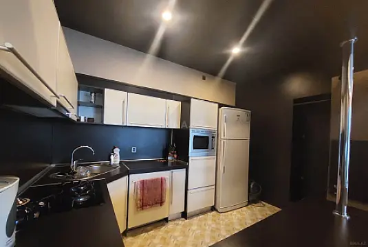 Kirayə verilir 2 otaqlı mənzil 96 m²