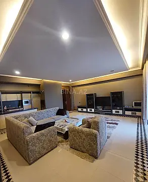 Kirayə verilir 2 otaqlı mənzil 96 m²