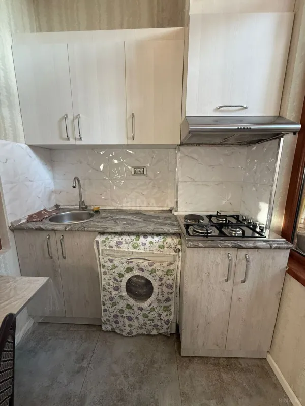Kirayə verilir 2 otaqlı həyət evi 65 m²