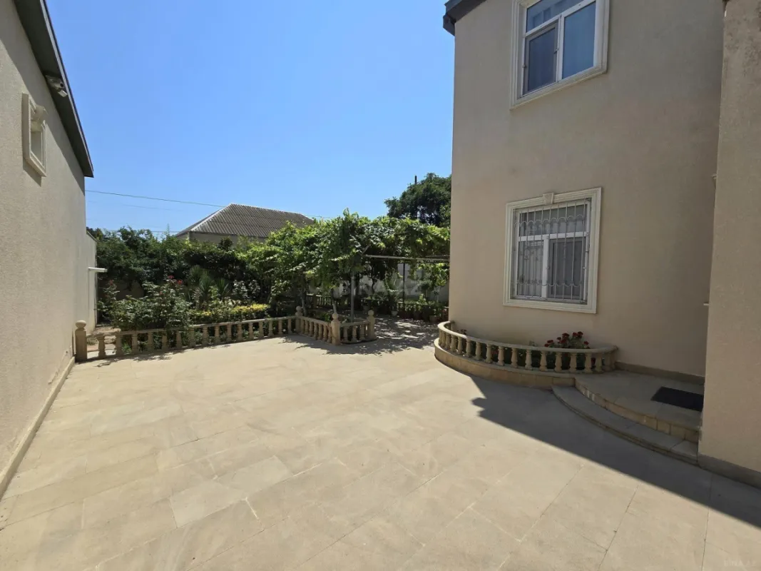 Satılır 6 otaqlı həyət evi 200 m²