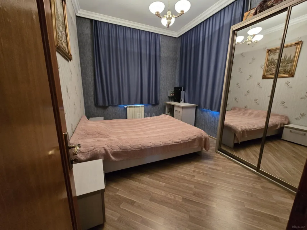 Satılır 6 otaqlı həyət evi 200 m²