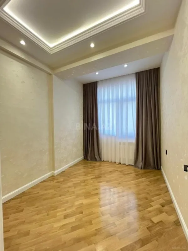 Satılır 3 otaqlı mənzil 105 m²
