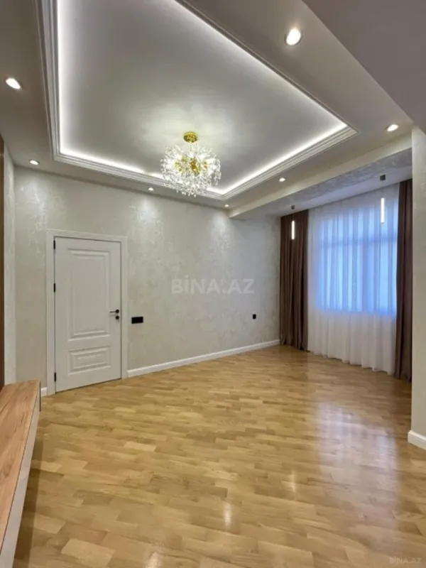 Satılır 3 otaqlı mənzil 105 m²