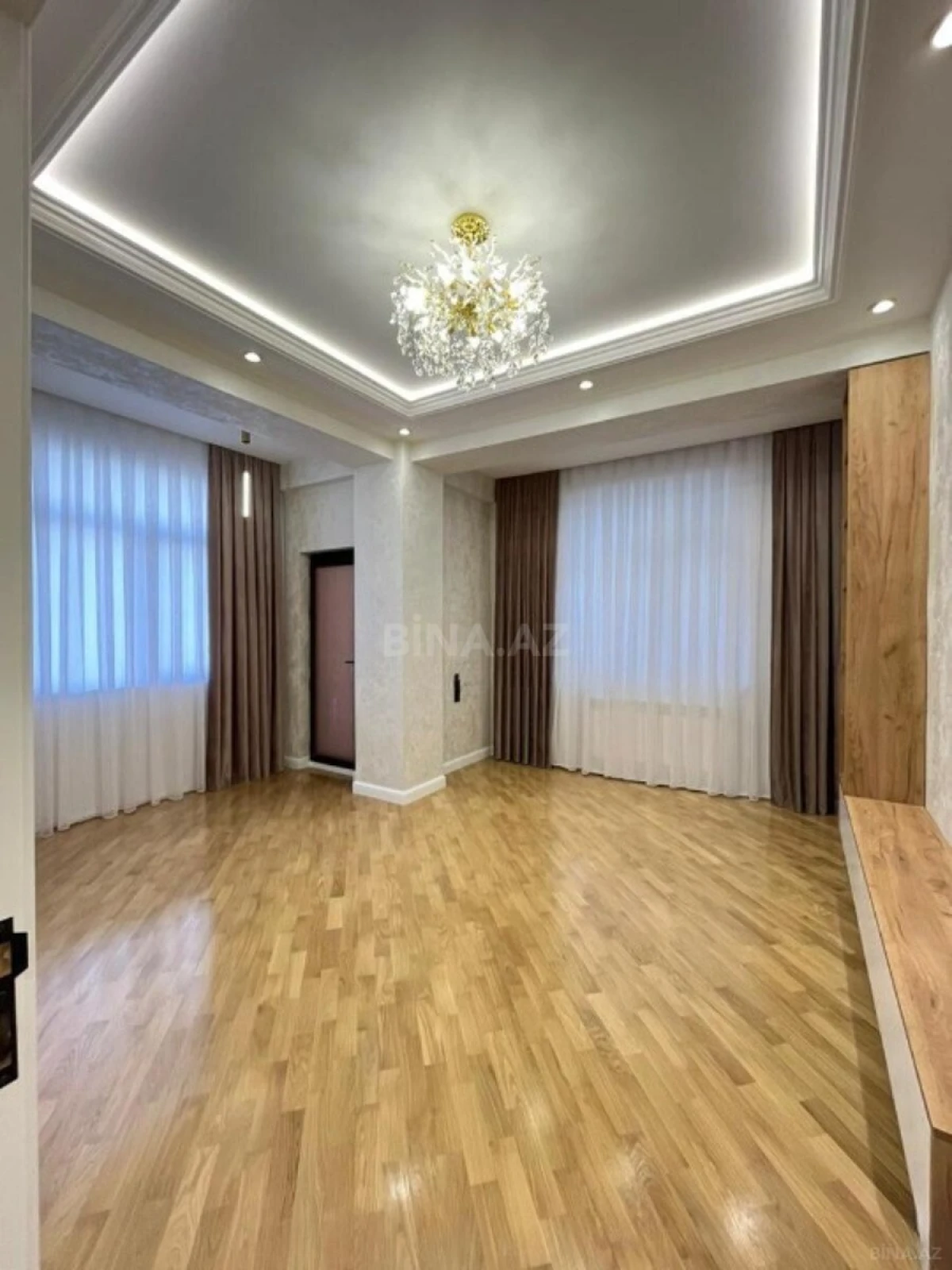 Satılır 3 otaqlı mənzil 105 m²