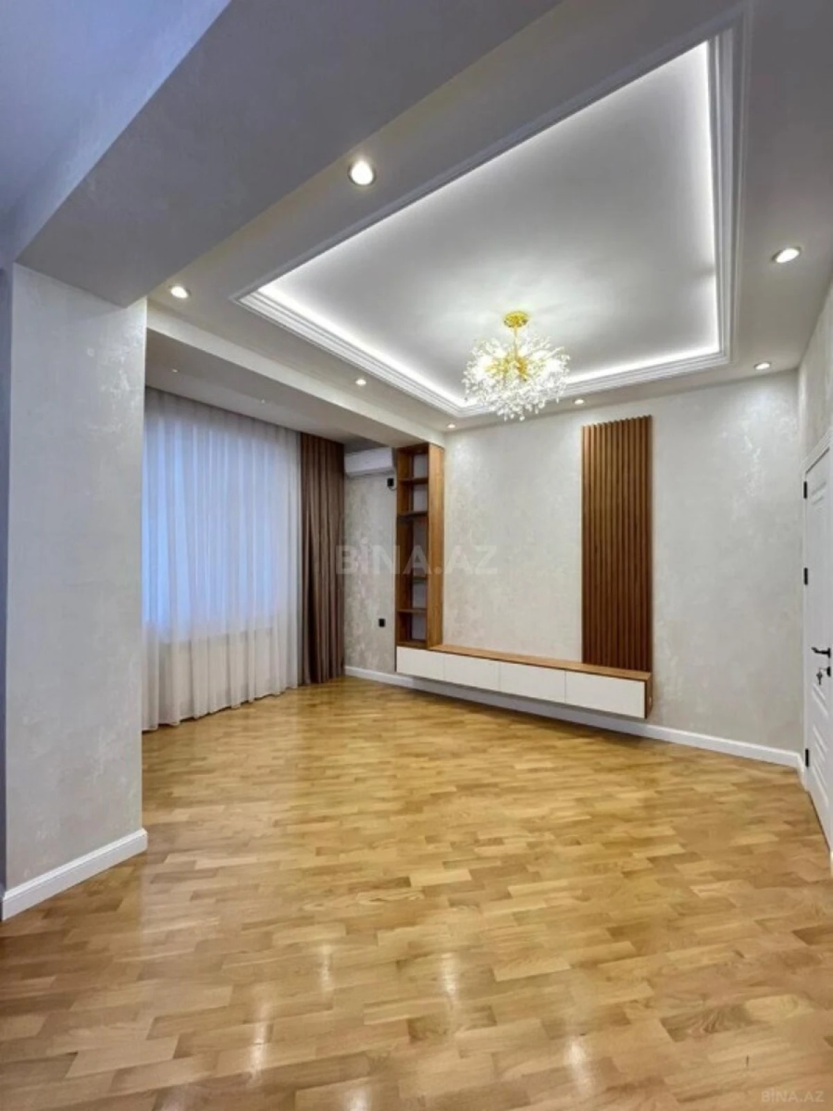Satılır 3 otaqlı mənzil 105 m²