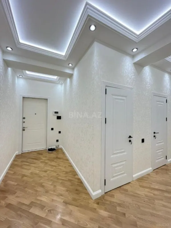 Satılır 3 otaqlı mənzil 105 m²