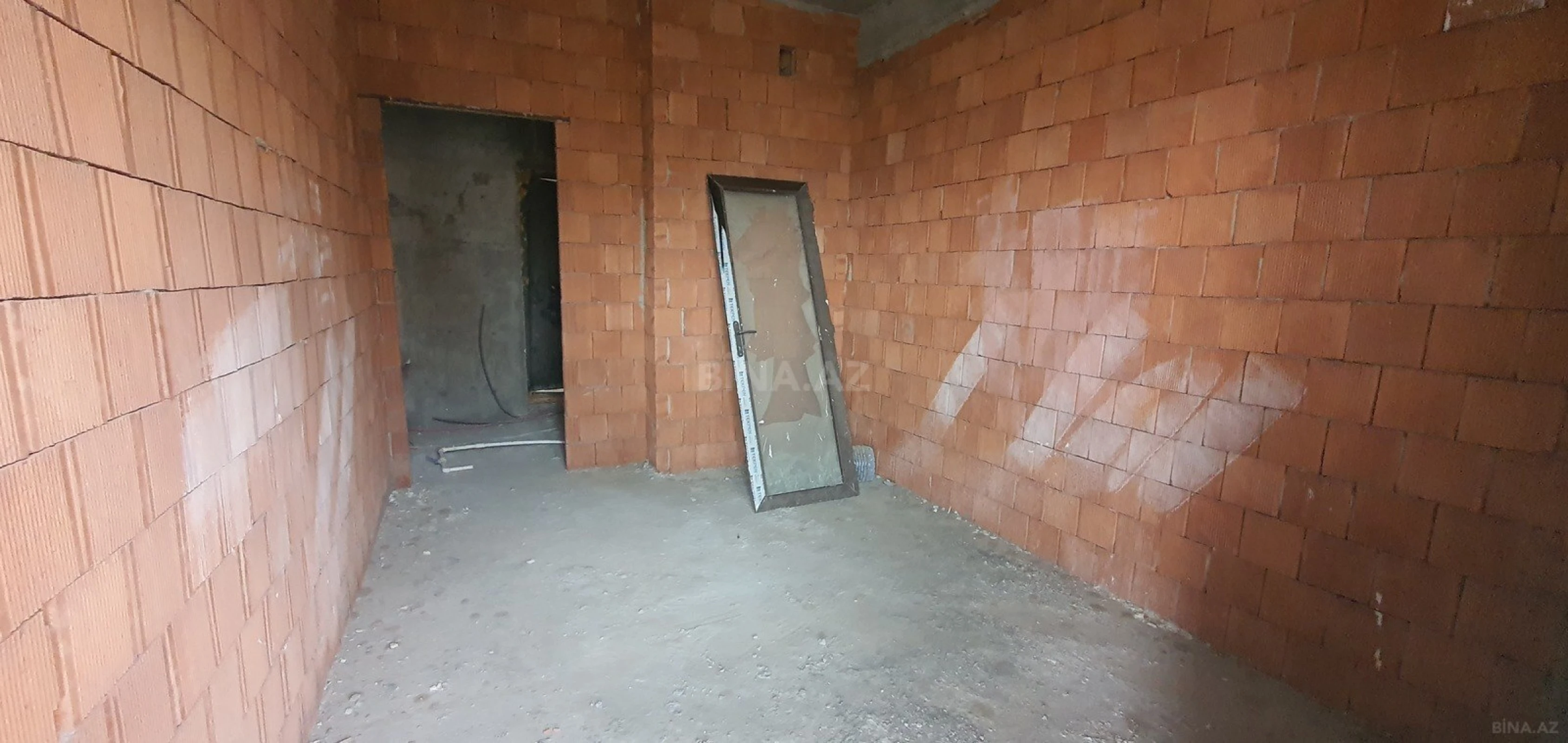 Satılır 2 otaqlı mənzil 71 m²