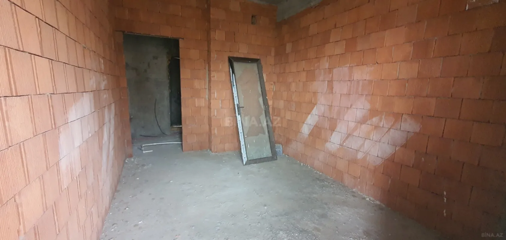 Satılır 2 otaqlı mənzil 71 m²