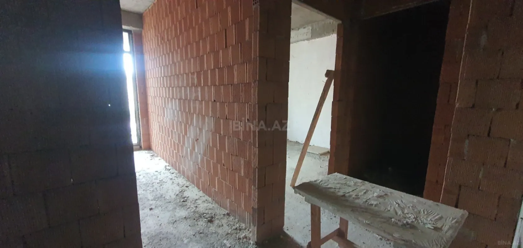 Satılır 2 otaqlı mənzil 71 m²