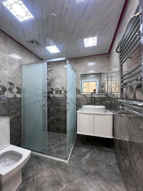 Satılır 2 otaqlı mənzil 77 m²