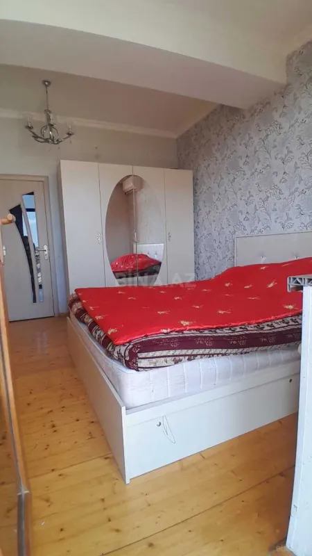Kirayə verilir 2 otaqlı mənzil 75 m²