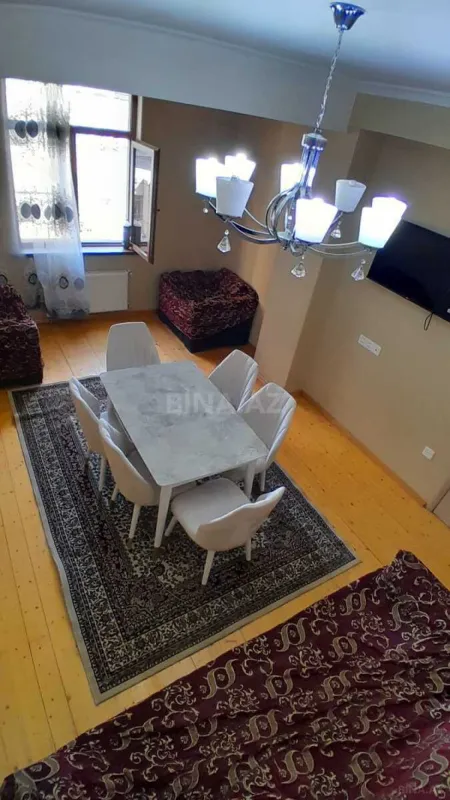 Kirayə verilir 2 otaqlı mənzil 75 m²