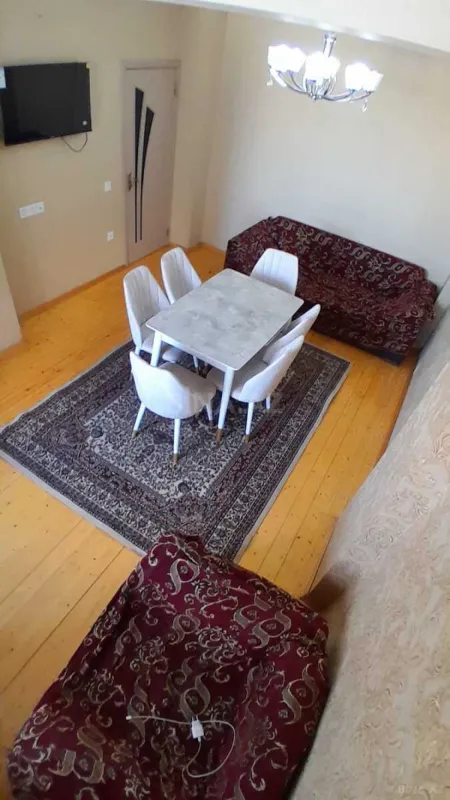 Kirayə verilir 2 otaqlı mənzil 75 m²