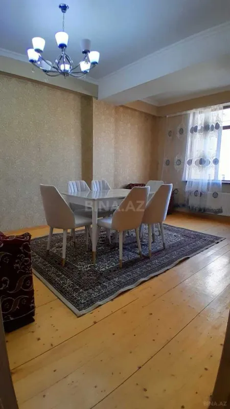 Kirayə verilir 2 otaqlı mənzil 75 m²