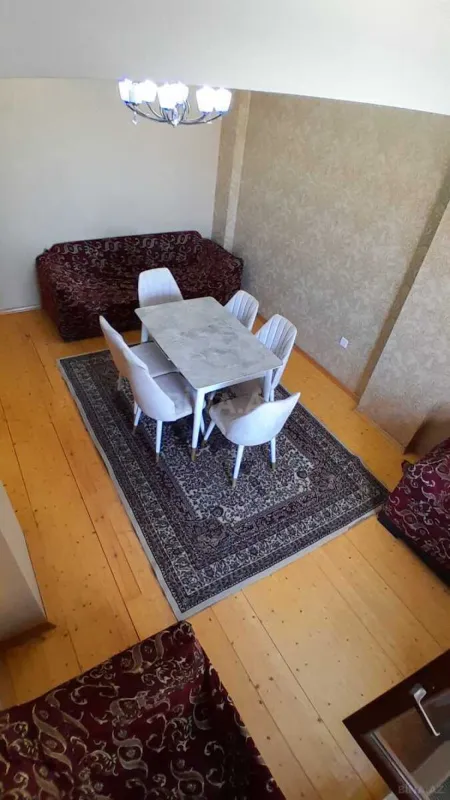 Kirayə verilir 2 otaqlı mənzil 75 m²