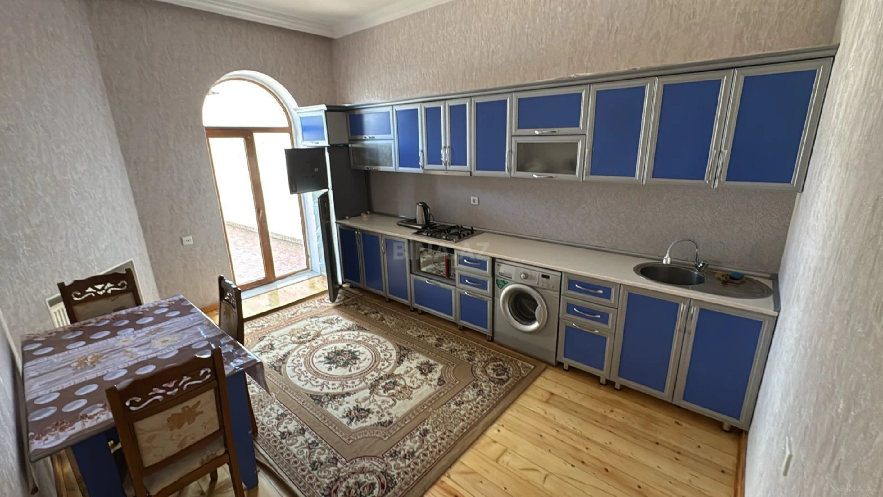 Kirayə verilir 6 otaqlı həyət evi 187 m²