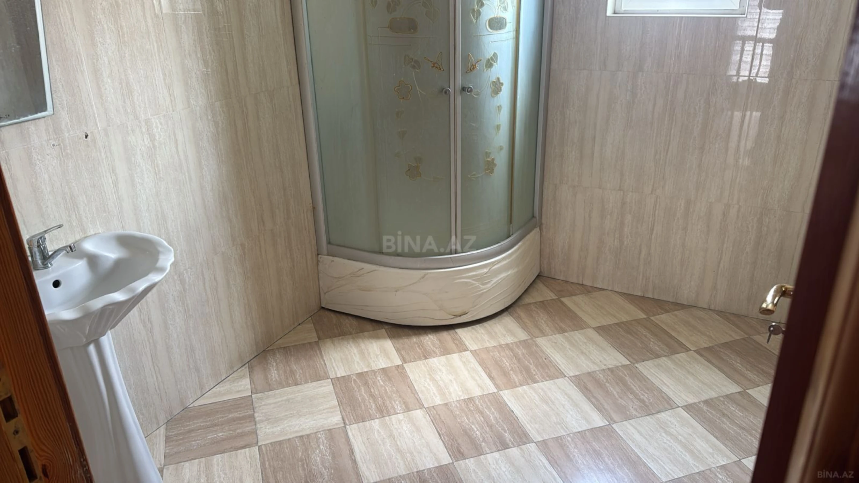 Kirayə verilir 6 otaqlı həyət evi 187 m²