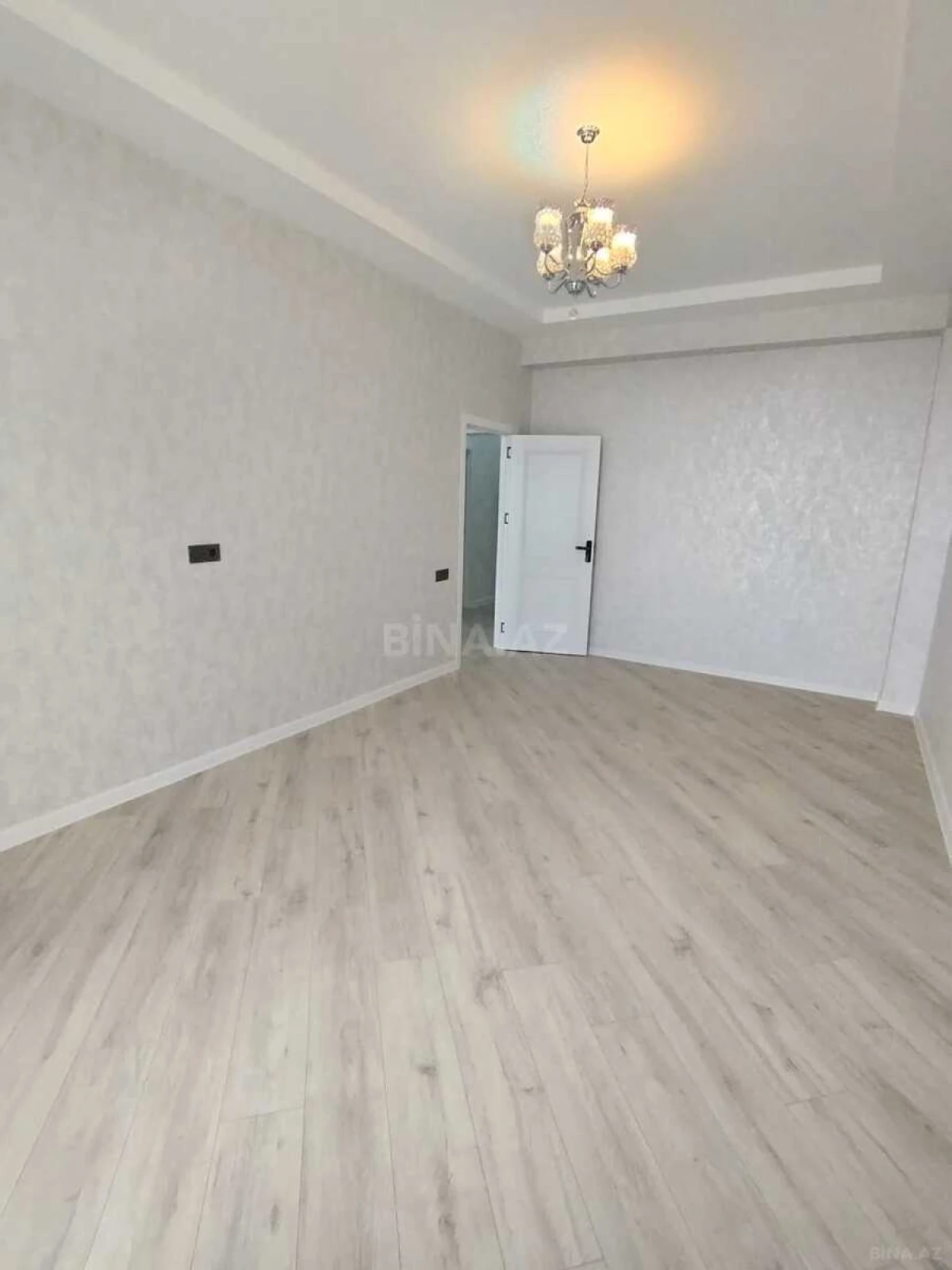 Satılır 2 otaqlı mənzil 75 m²