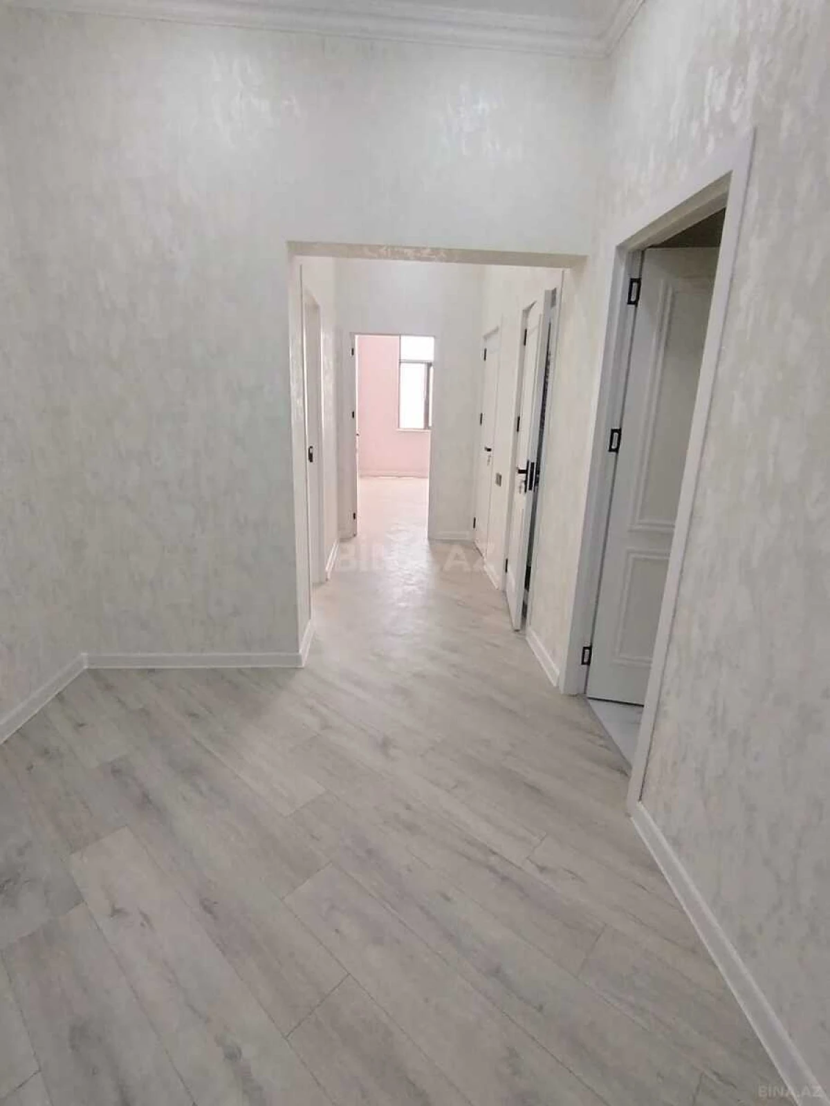 Satılır 2 otaqlı mənzil 75 m²