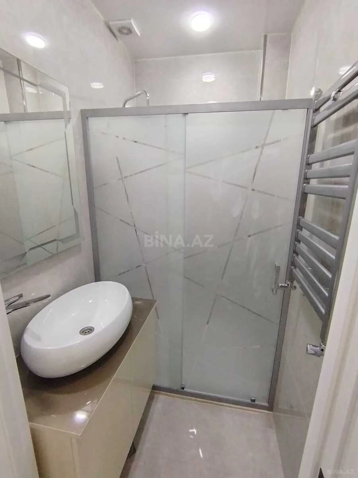 Satılır 2 otaqlı mənzil 75 m²