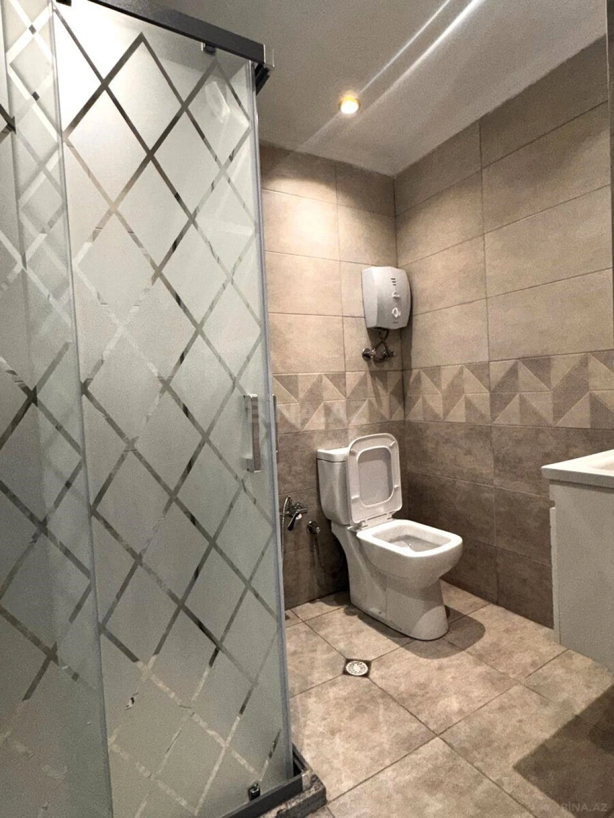 Kirayə verilir 5 otaqlı ofis 120 m²