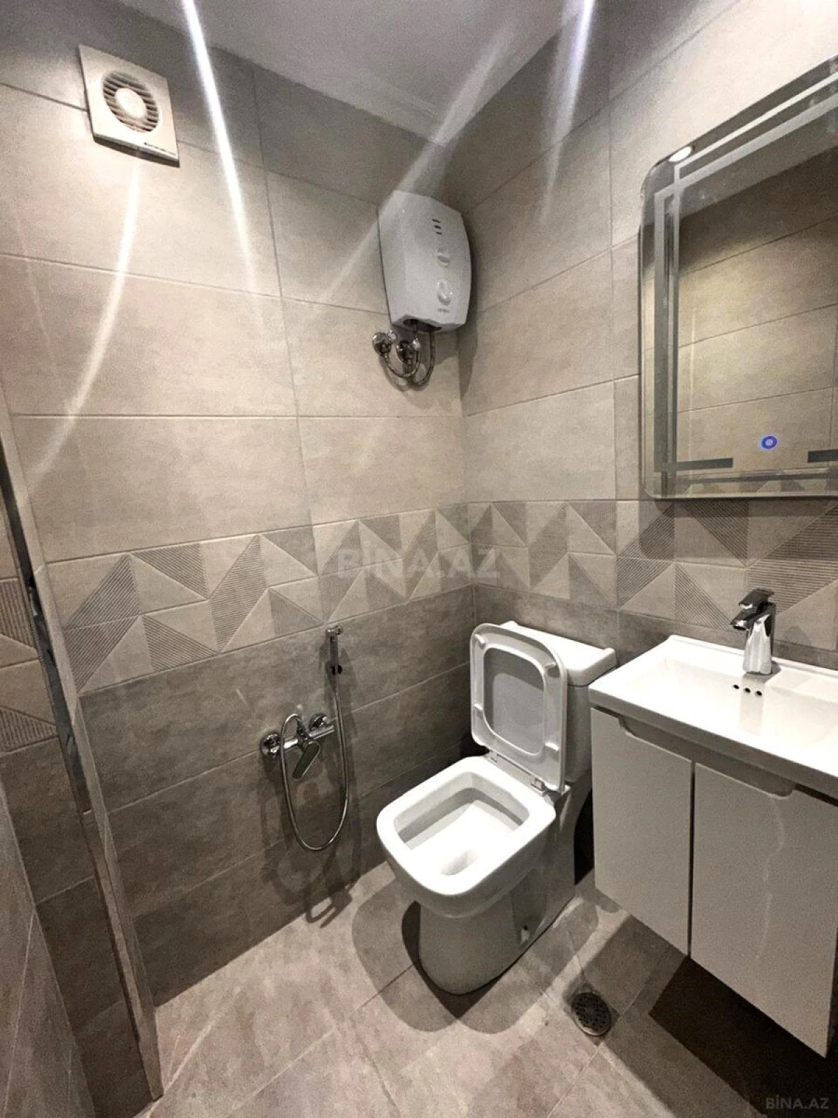 Kirayə verilir 5 otaqlı ofis 120 m²