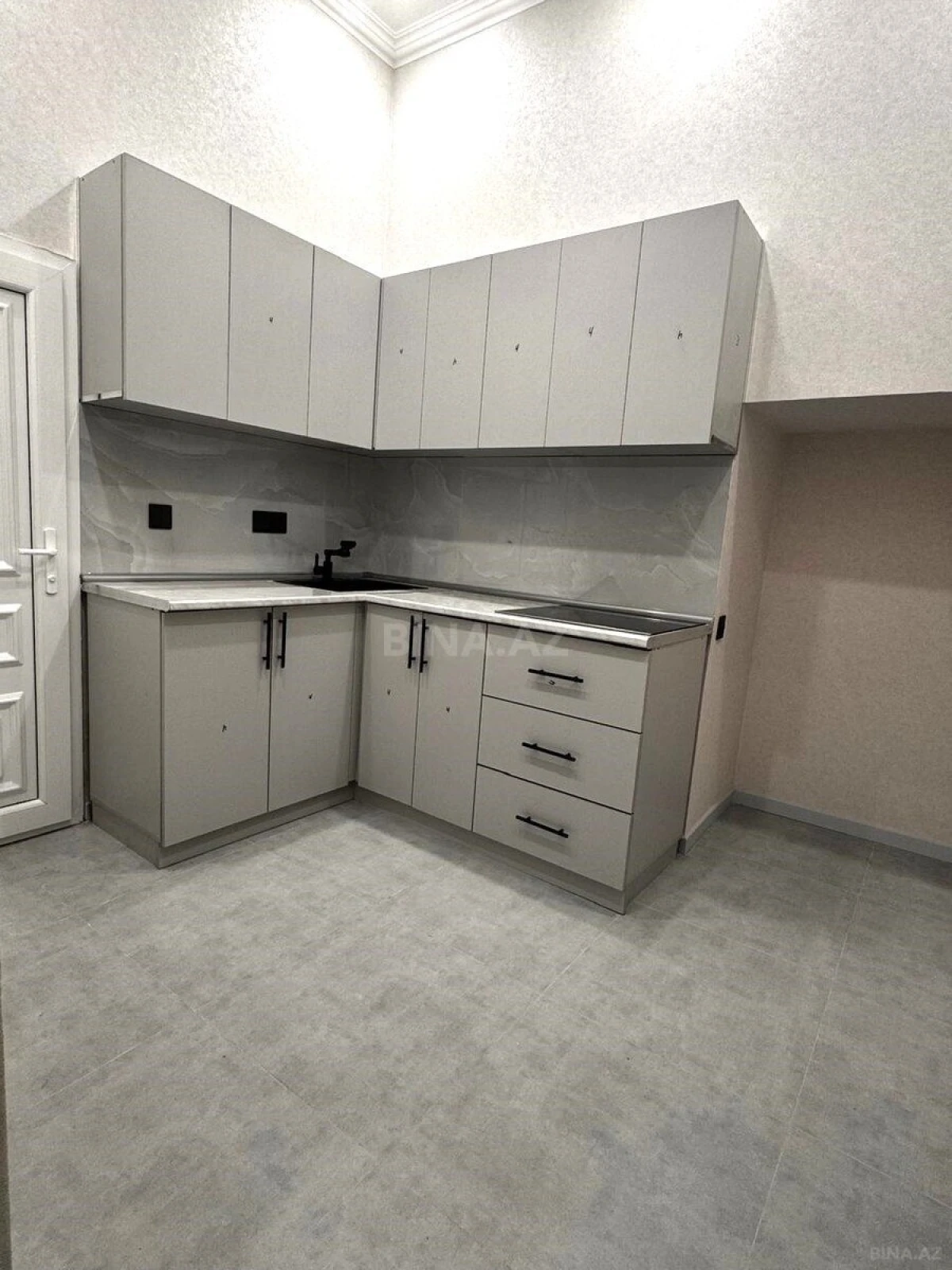 Kirayə verilir 5 otaqlı ofis 120 m²