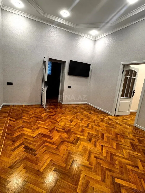 Kirayə verilir 5 otaqlı ofis 120 m²