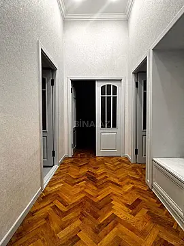 Kirayə verilir 5 otaqlı ofis 120 m²