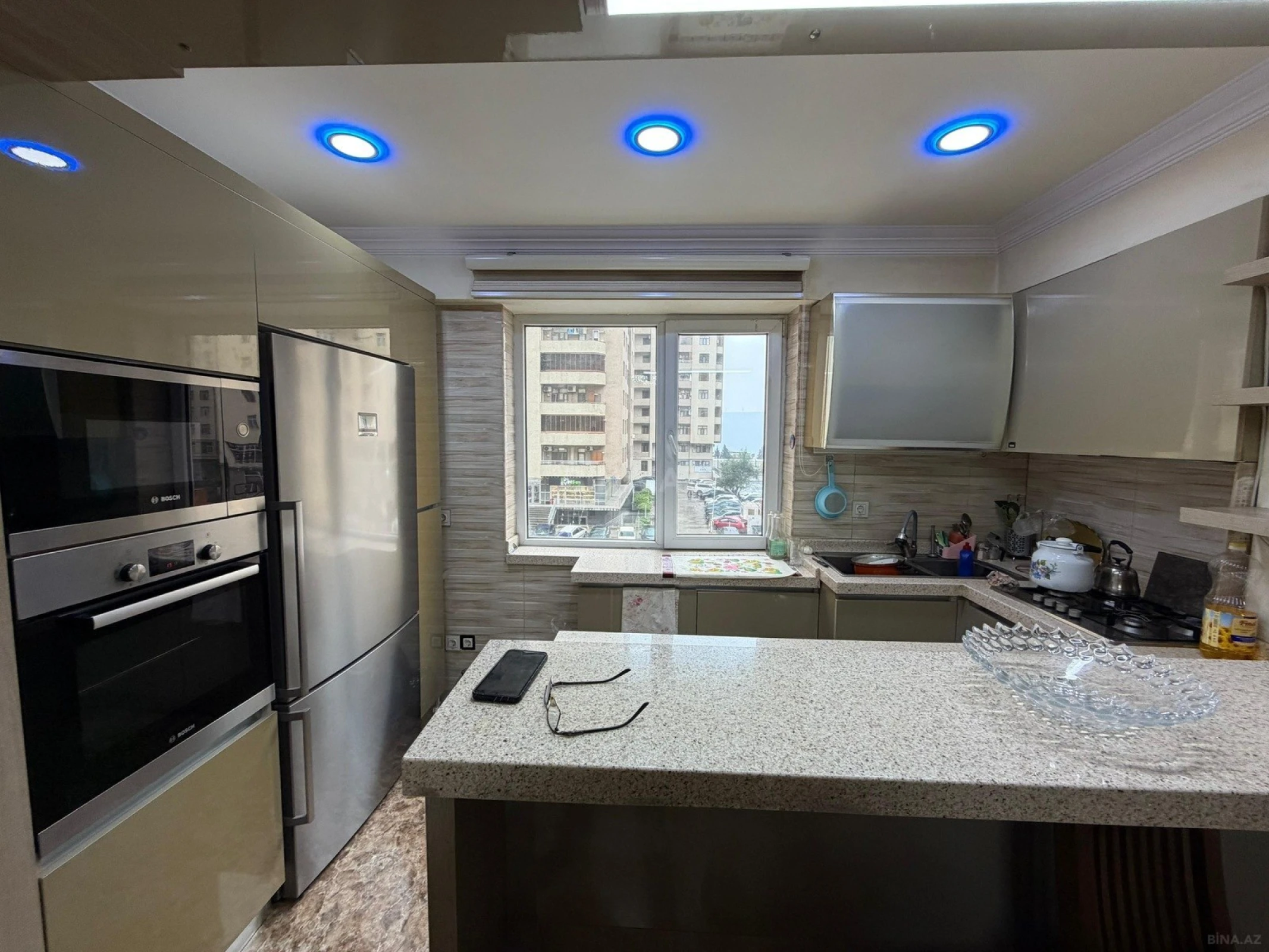 Kirayə verilir 4 otaqlı mənzil 115 m²