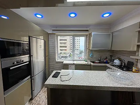 Kirayə verilir 4 otaqlı mənzil 115 m²