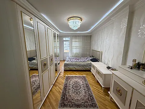 Kirayə verilir 4 otaqlı mənzil 115 m²