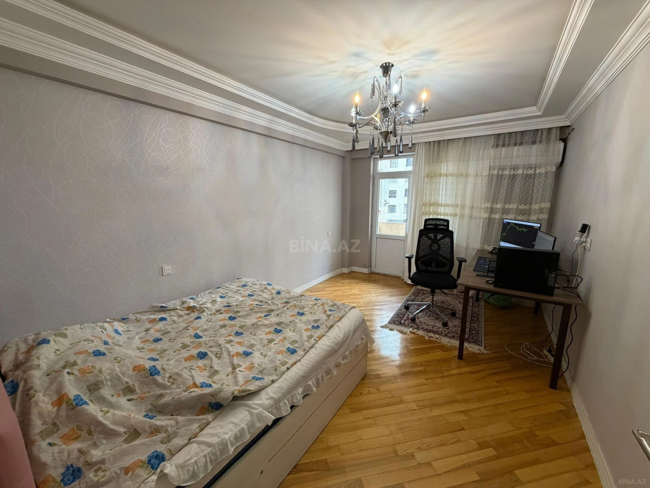 Kirayə verilir 4 otaqlı mənzil 115 m²