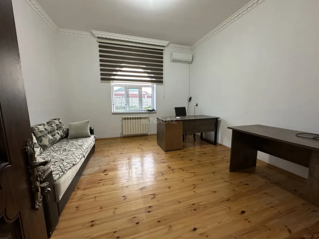 Satılır 6 otaqlı həyət evi 200 m²