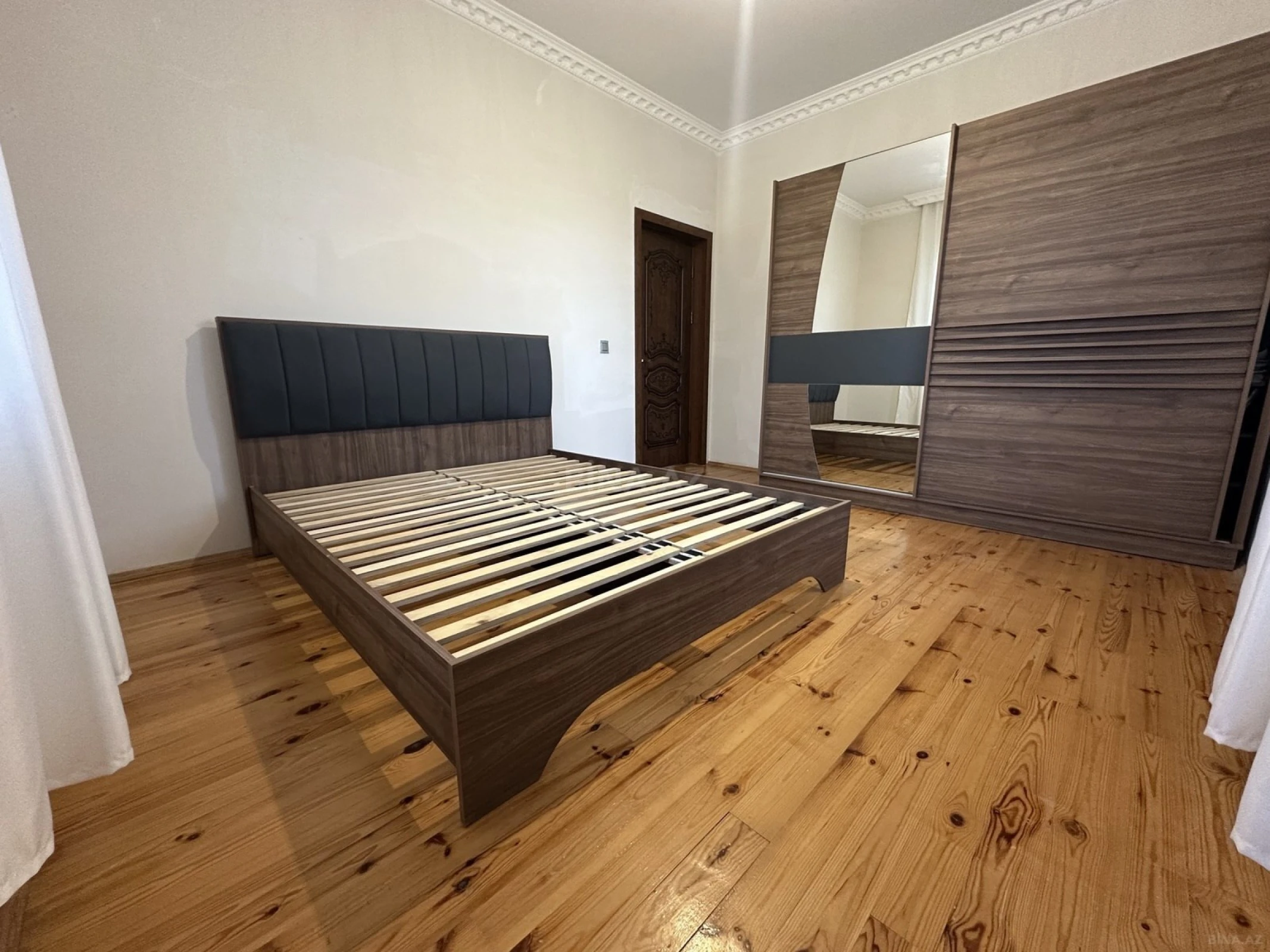 Satılır 6 otaqlı həyət evi 200 m²