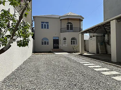 Satılır 6 otaqlı həyət evi 200 m²