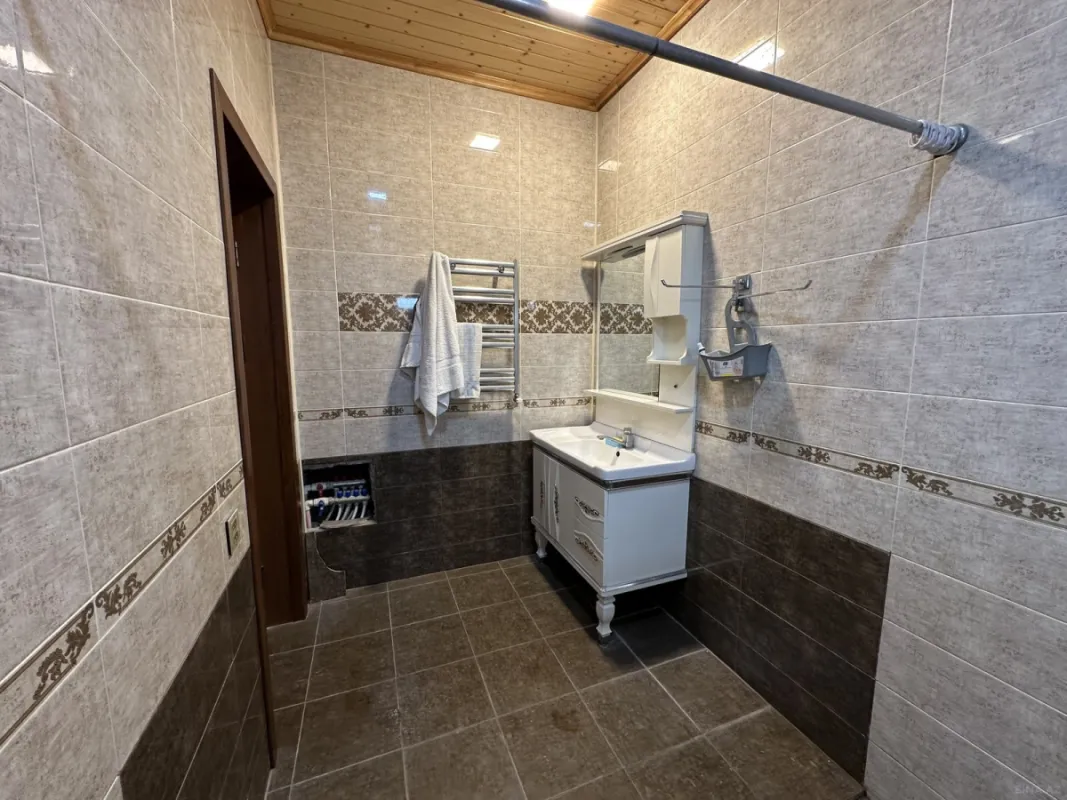 Satılır 6 otaqlı həyət evi 200 m²