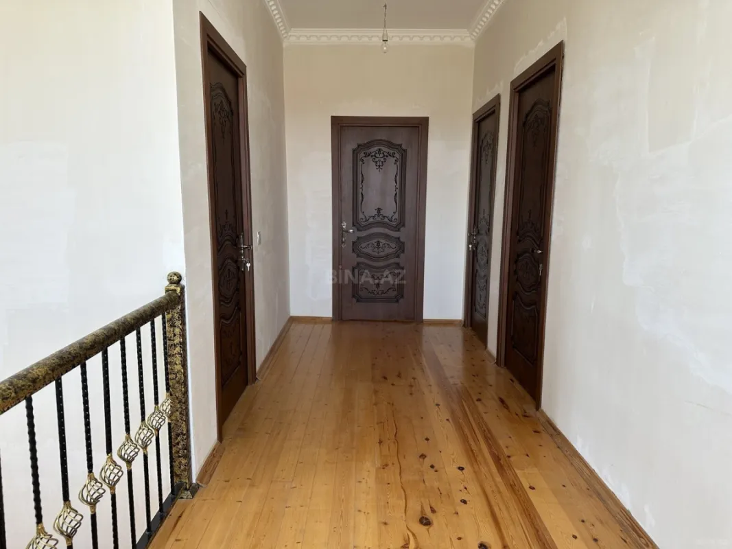 Satılır 6 otaqlı həyət evi 200 m²