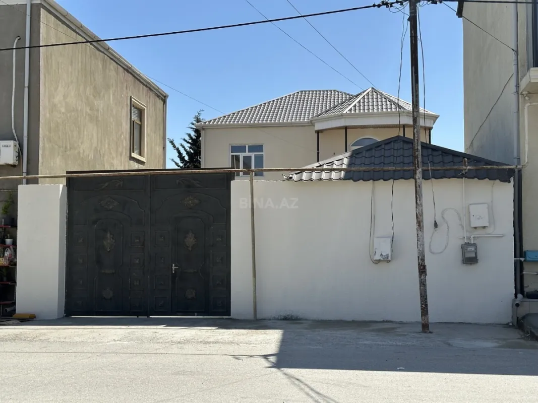 Satılır 6 otaqlı həyət evi 200 m²